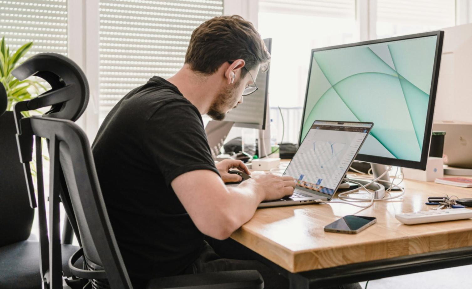 Detaillierte Finanzberichte und Analysedashboards für strategische Unternehmensplanung